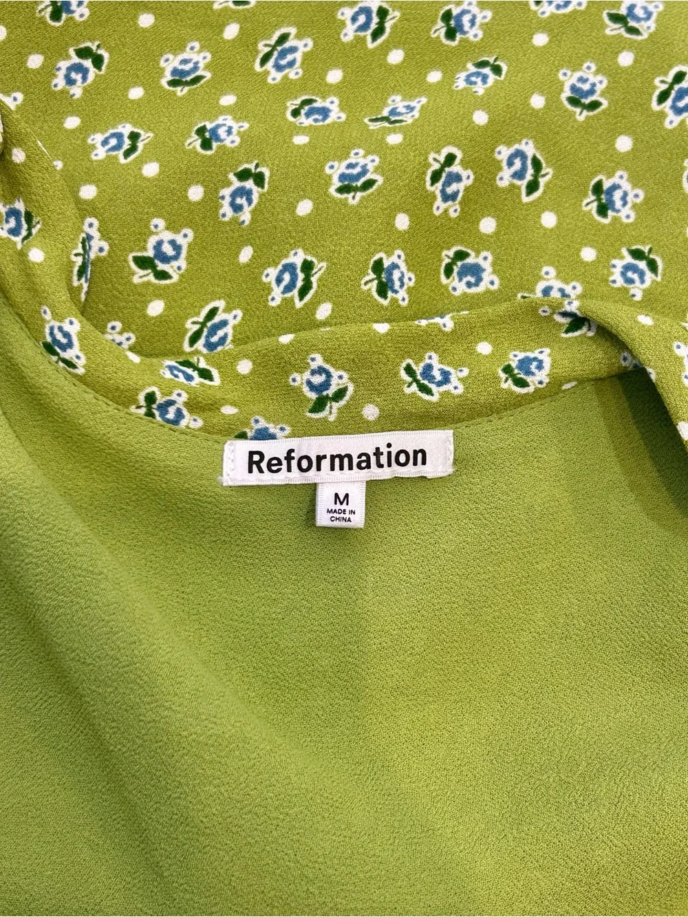 Reformation Nell V-Neck Button-Up Floral Blouse in Lime/Green - Size Small